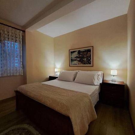 Quiet, Cozy, Luminous Apartment Тирана Экстерьер фото