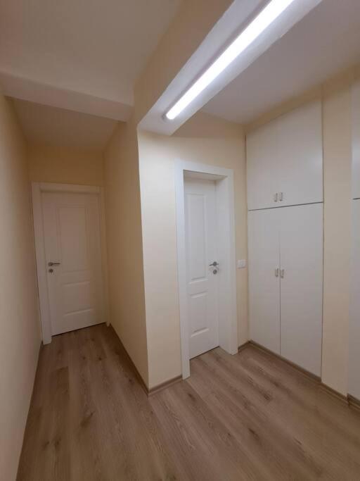 Quiet, Cozy, Luminous Apartment Тирана Экстерьер фото