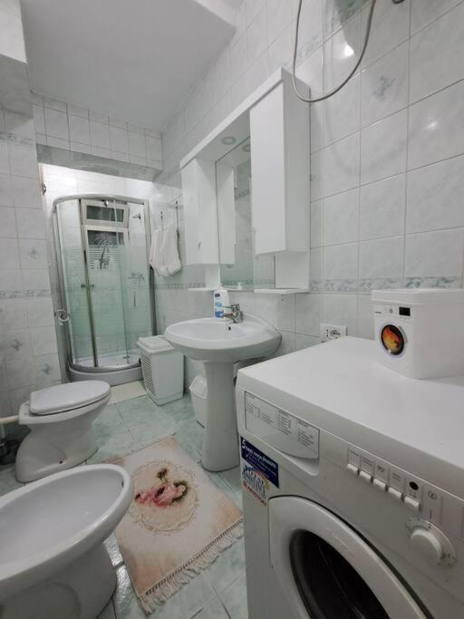 Quiet, Cozy, Luminous Apartment Тирана Экстерьер фото