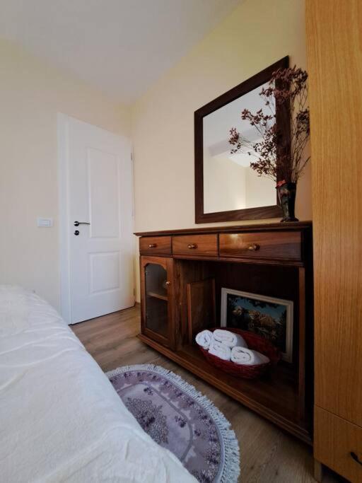 Quiet, Cozy, Luminous Apartment Тирана Экстерьер фото